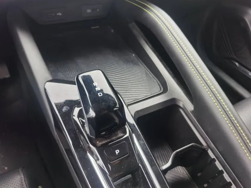 2022 Geely Coolray 1.5T 181HP L4 7DCT,autocango,china used car exporter,china ev exporter,chinese used car exporter,chinese used ev exporter