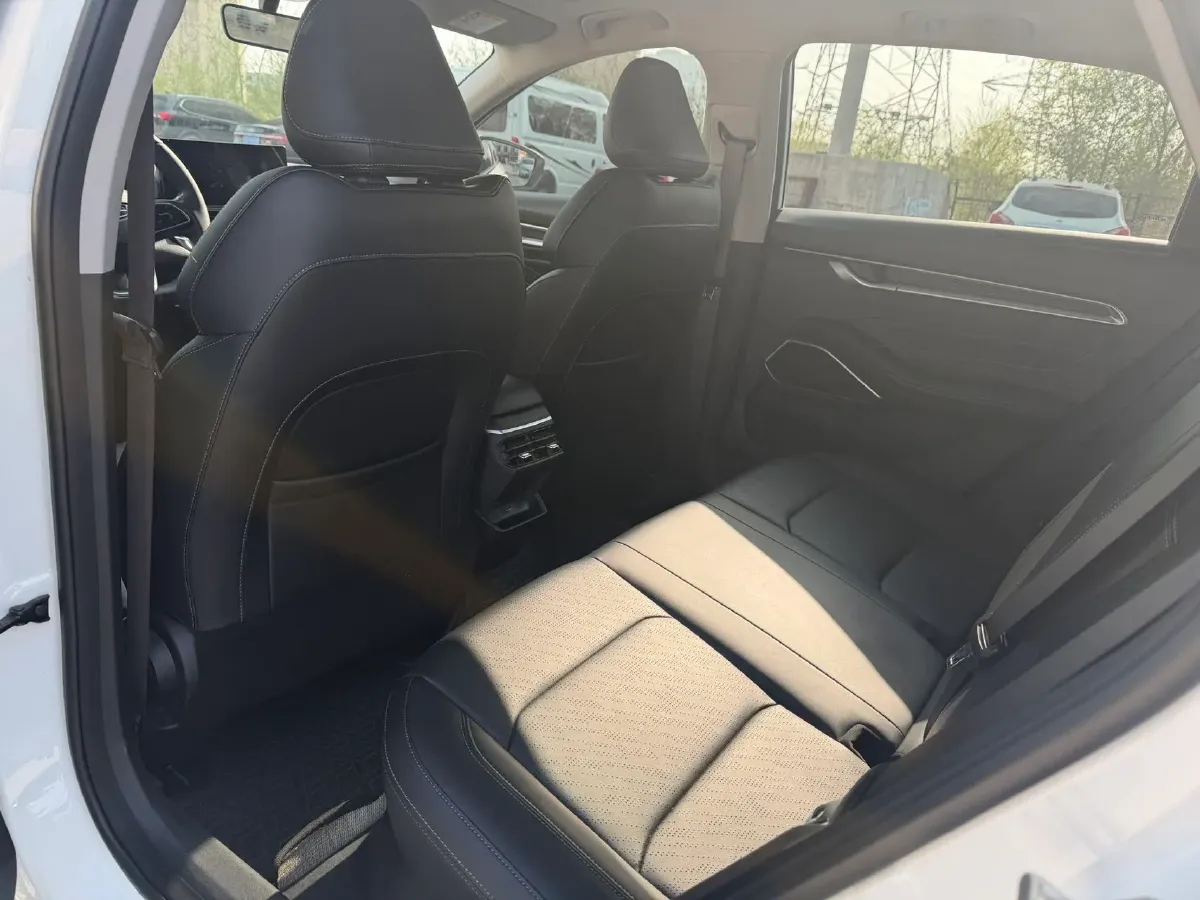 2022 Geely Emgrand 1.5L 114HP L4 CVT,autocango,china used car exporter,china ev exporter,chinese used car exporter,chinese used ev exporter