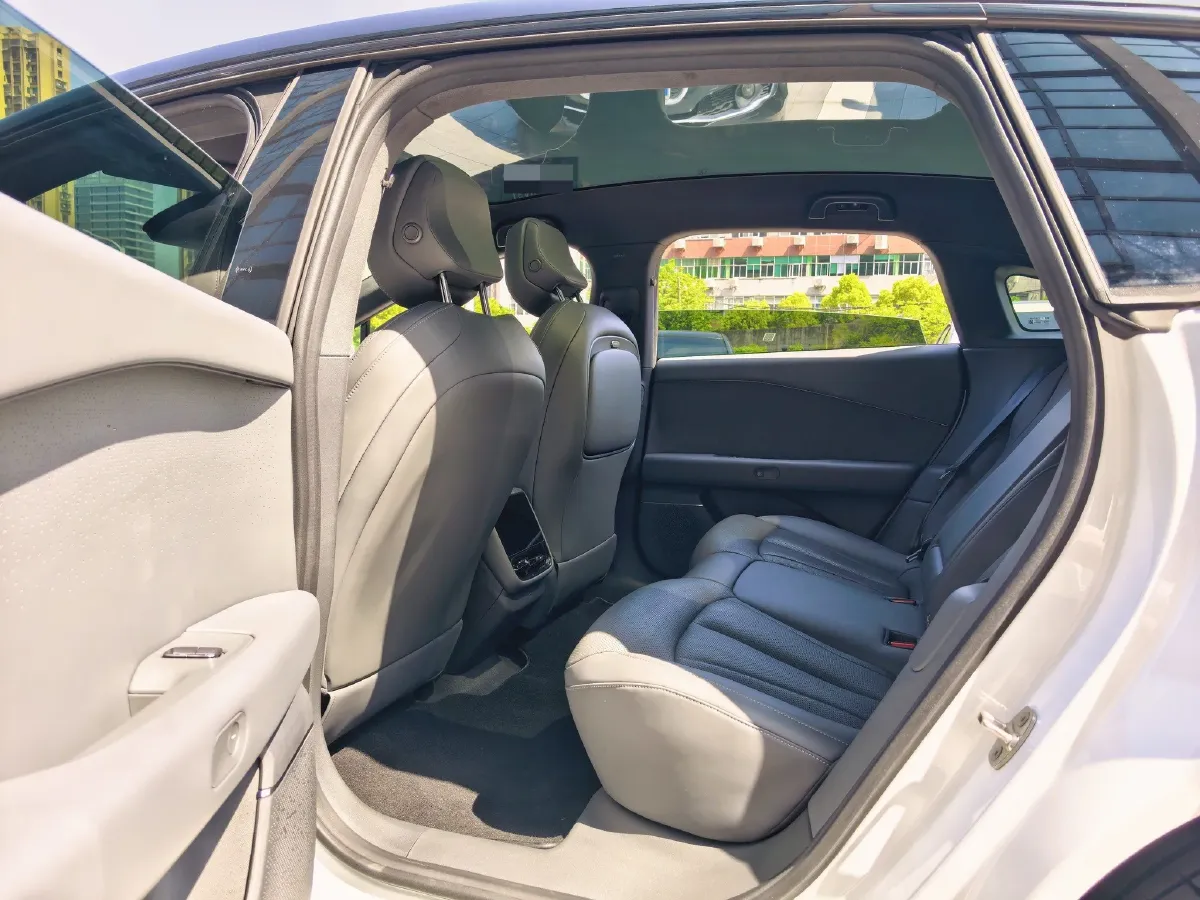 2024 Xpeng P7+ BEV 60.7KWH,autocango,china used car exporter,china ev exporter,chinese used car exporter,chinese used ev exporter