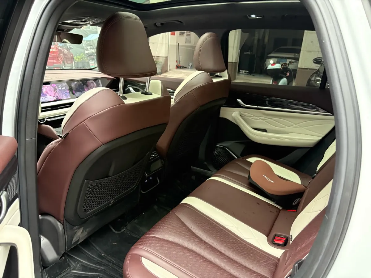 2021 Geely Monjaro 2.0T 218HP L4 7DCT,autocango,china used car exporter,china ev exporter,chinese used car exporter,chinese used ev exporter