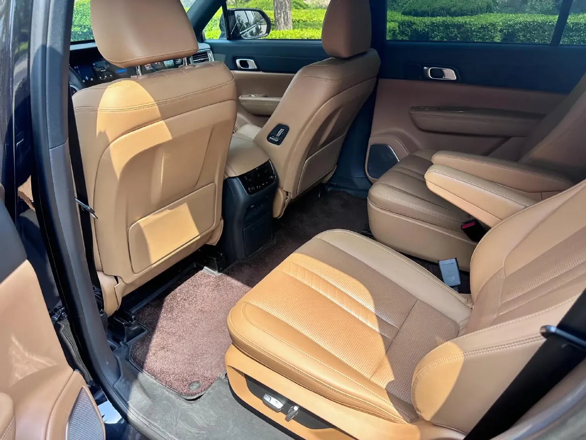 2020 Li ONE Range Extended 131HP REEV 40.5KWH,autocango,china used car exporter,china ev exporter,chinese used car exporter,chinese used ev exporter