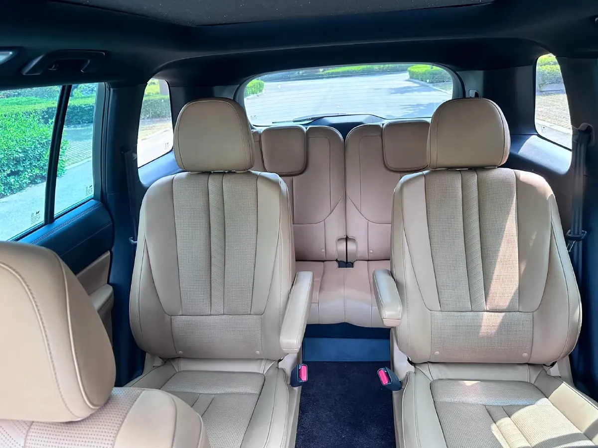 2020 Li ONE Range Extended 131HP REEV 40.5KWH,autocango,china used car exporter,china ev exporter,chinese used car exporter,chinese used ev exporter