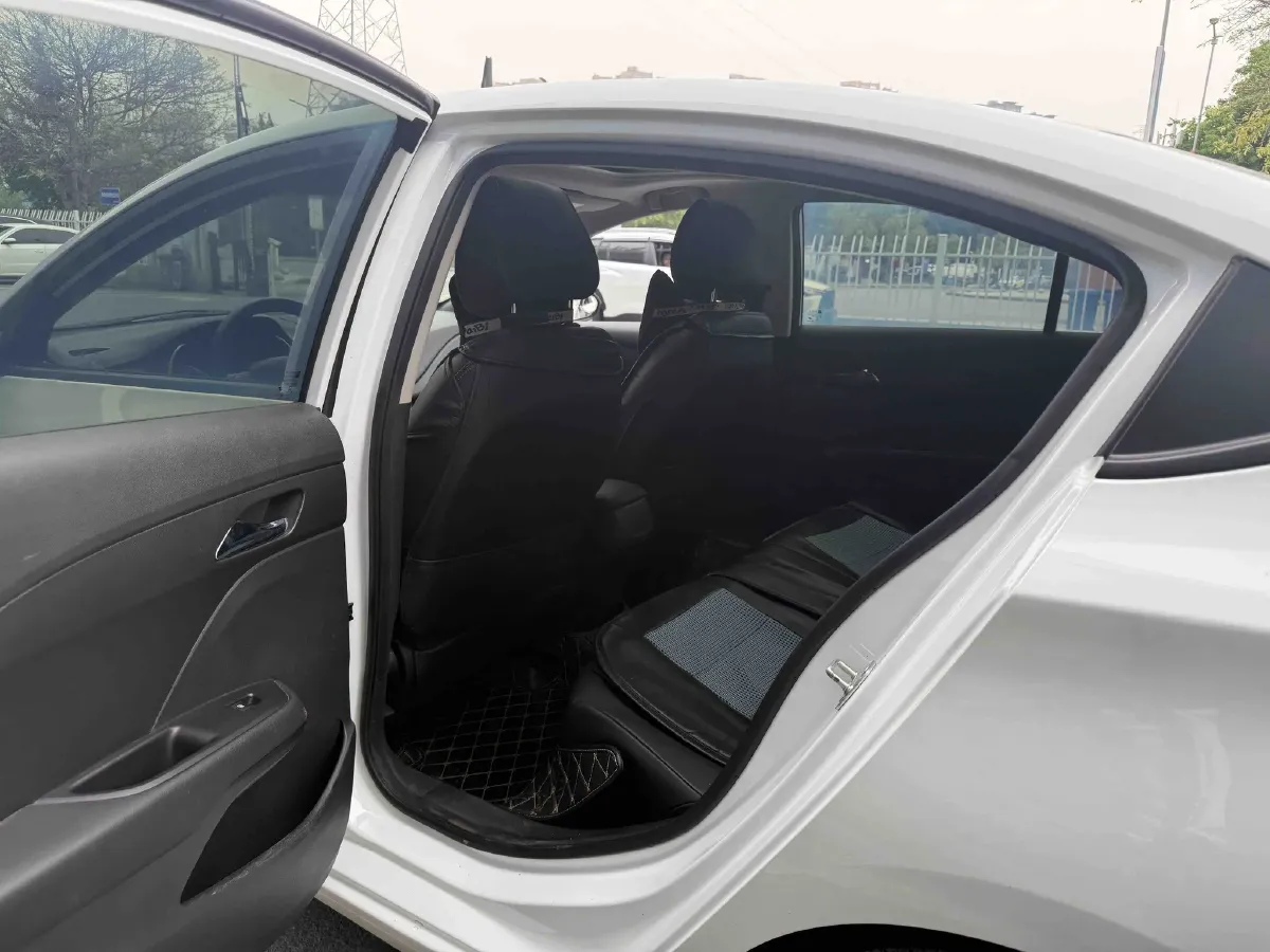 2019 Chevrolet Cavalier 1.5L 113HP L4 5MT,autocango,china used car exporter,china ev exporter,chinese used car exporter,chinese used ev exporter