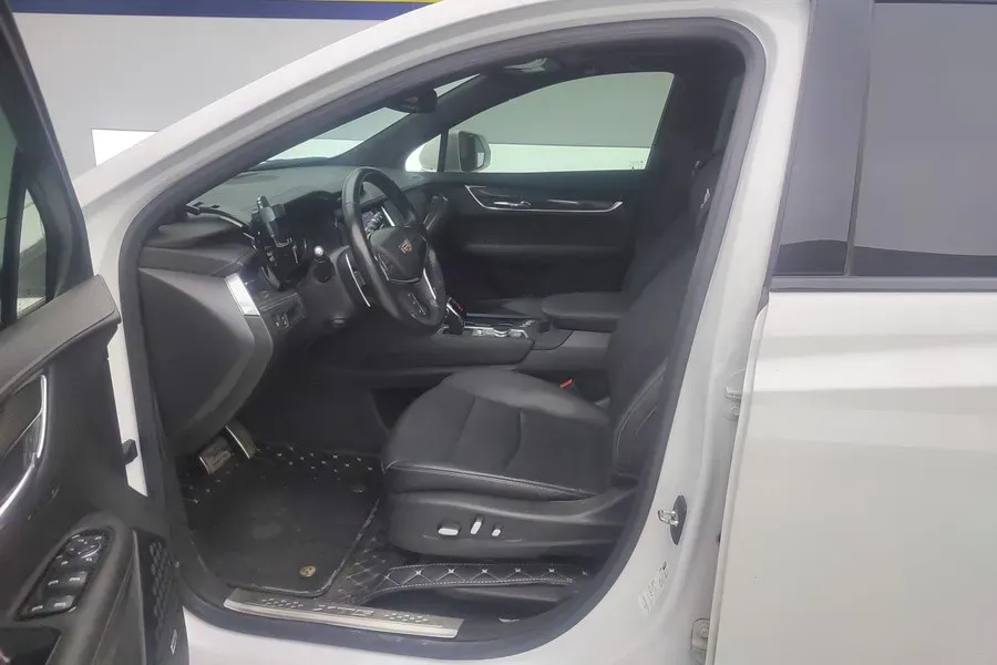 2022 Cadillac XT5 2.0T 237HP L4 9AT,autocango,china used car exporter,china ev exporter,chinese used car exporter,chinese used ev exporter