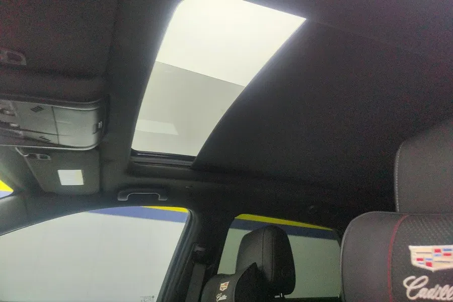 2022 Cadillac XT5 2.0T 237HP L4 9AT,autocango,china used car exporter,china ev exporter,chinese used car exporter,chinese used ev exporter