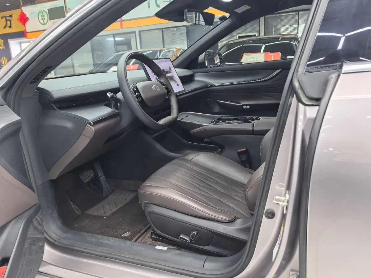 2025 ChangAn QiYuan A07 REEV 98HP REEV 28.4KWH,autocango,china used car exporter,china ev exporter,chinese used car exporter,chinese used ev exporter