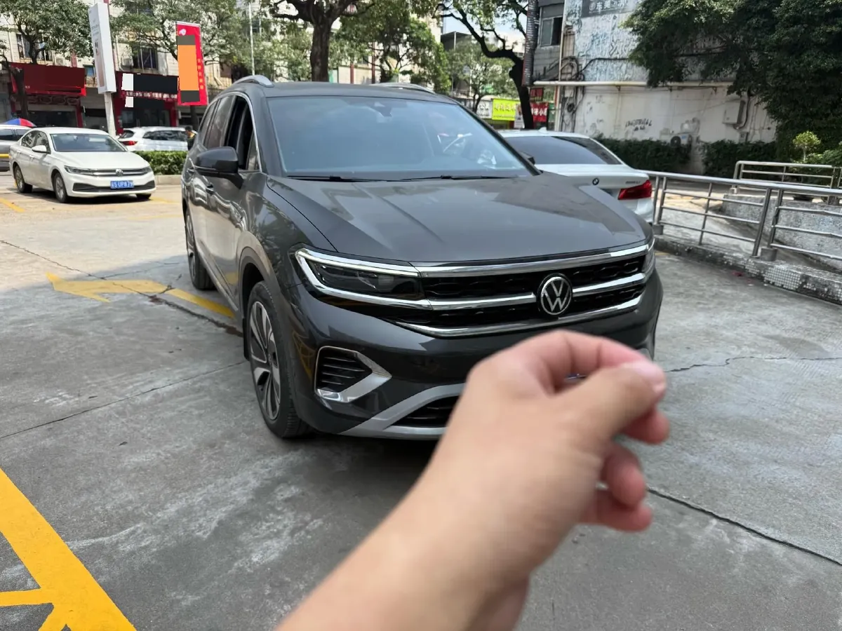 2023 Volkswagen Talagon 2.0T 220HP L4 7DCT,autocango,china used car exporter,china ev exporter,chinese used car exporter,chinese used ev exporter