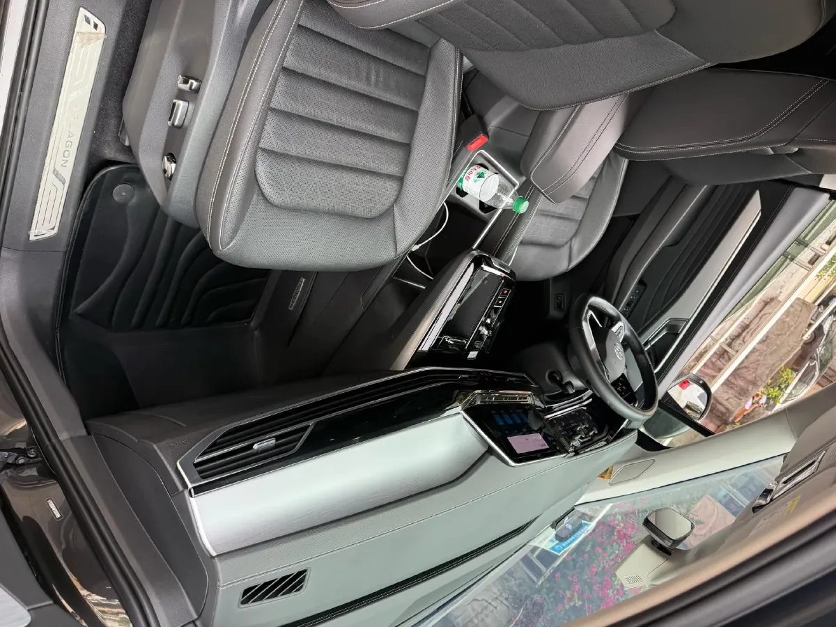 2023 Volkswagen Talagon 2.0T 220HP L4 7DCT,autocango,china used car exporter,china ev exporter,chinese used car exporter,chinese used ev exporter