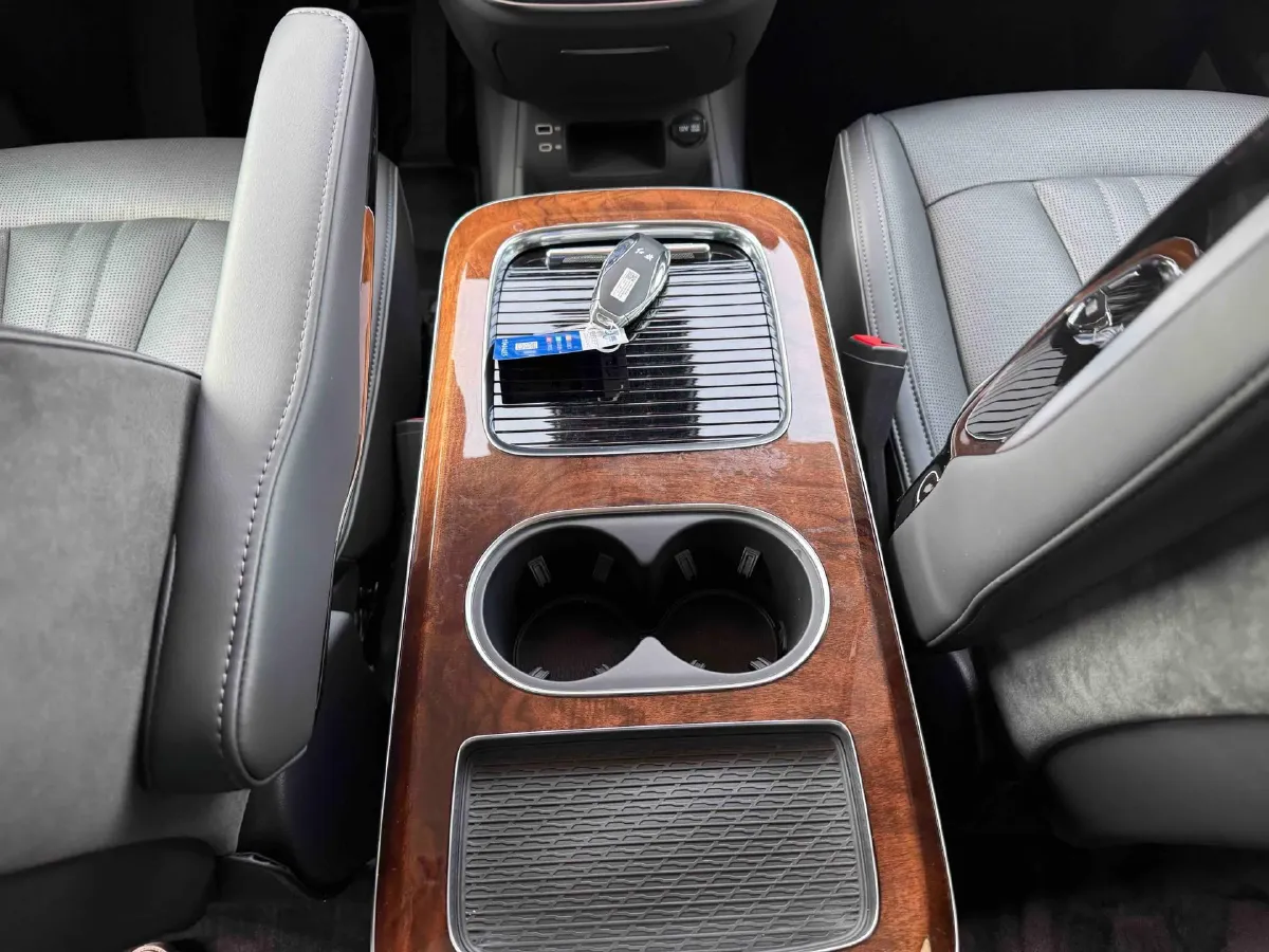 2024 HongQi HQ9 2.0T 163HP L4 1DHT PHEV 20.14KWH,autocango,china used car exporter,china ev exporter,chinese used car exporter,chinese used ev exporter