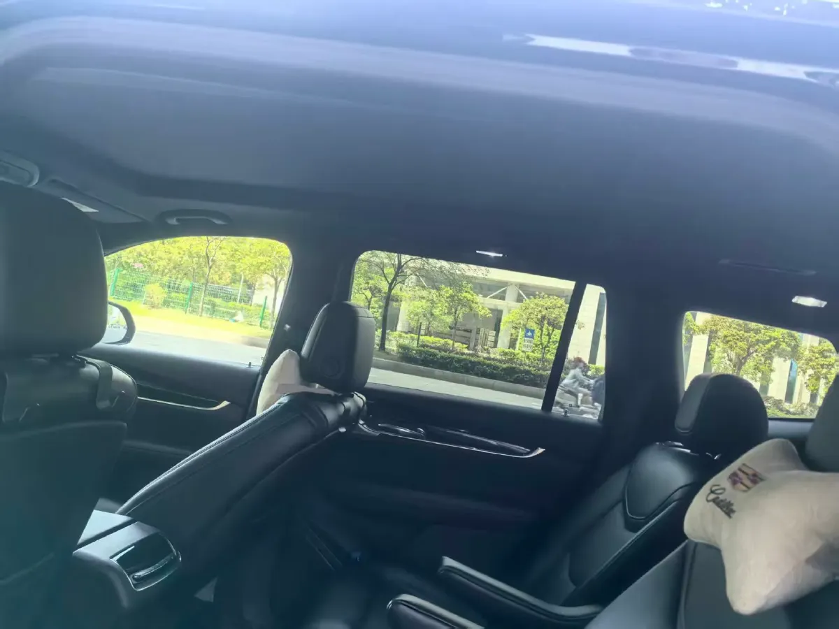 2022 Cadillac XT6 2.0T 237HP L4 9AT,autocango,china used car exporter,china ev exporter,chinese used car exporter,chinese used ev exporter