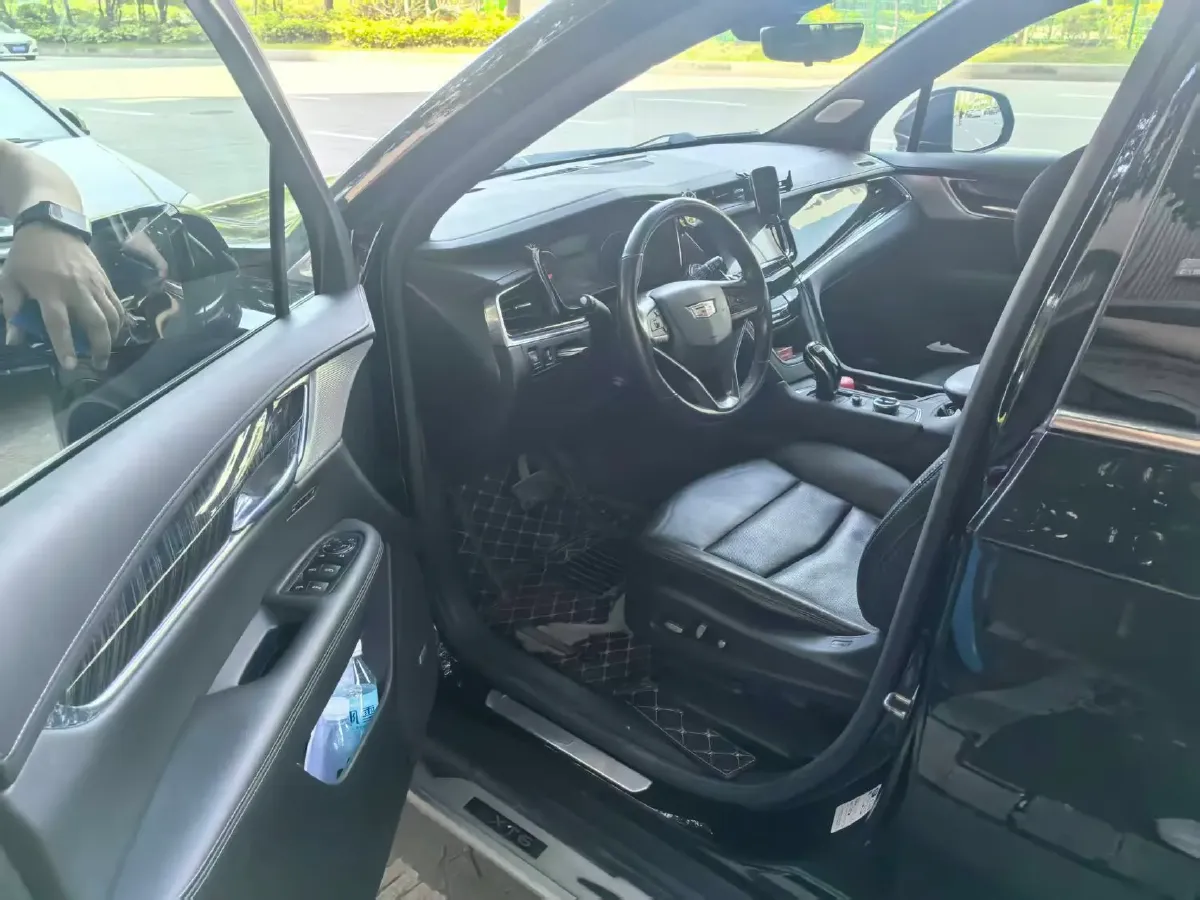 2022 Cadillac XT6 2.0T 237HP L4 9AT,autocango,china used car exporter,china ev exporter,chinese used car exporter,chinese used ev exporter