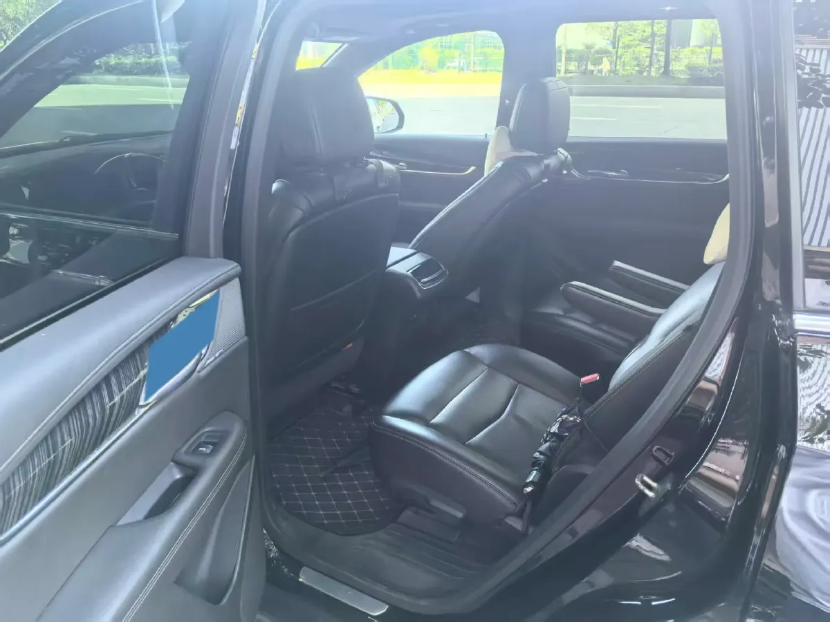 2022 Cadillac XT6 2.0T 237HP L4 9AT,autocango,china used car exporter,china ev exporter,chinese used car exporter,chinese used ev exporter