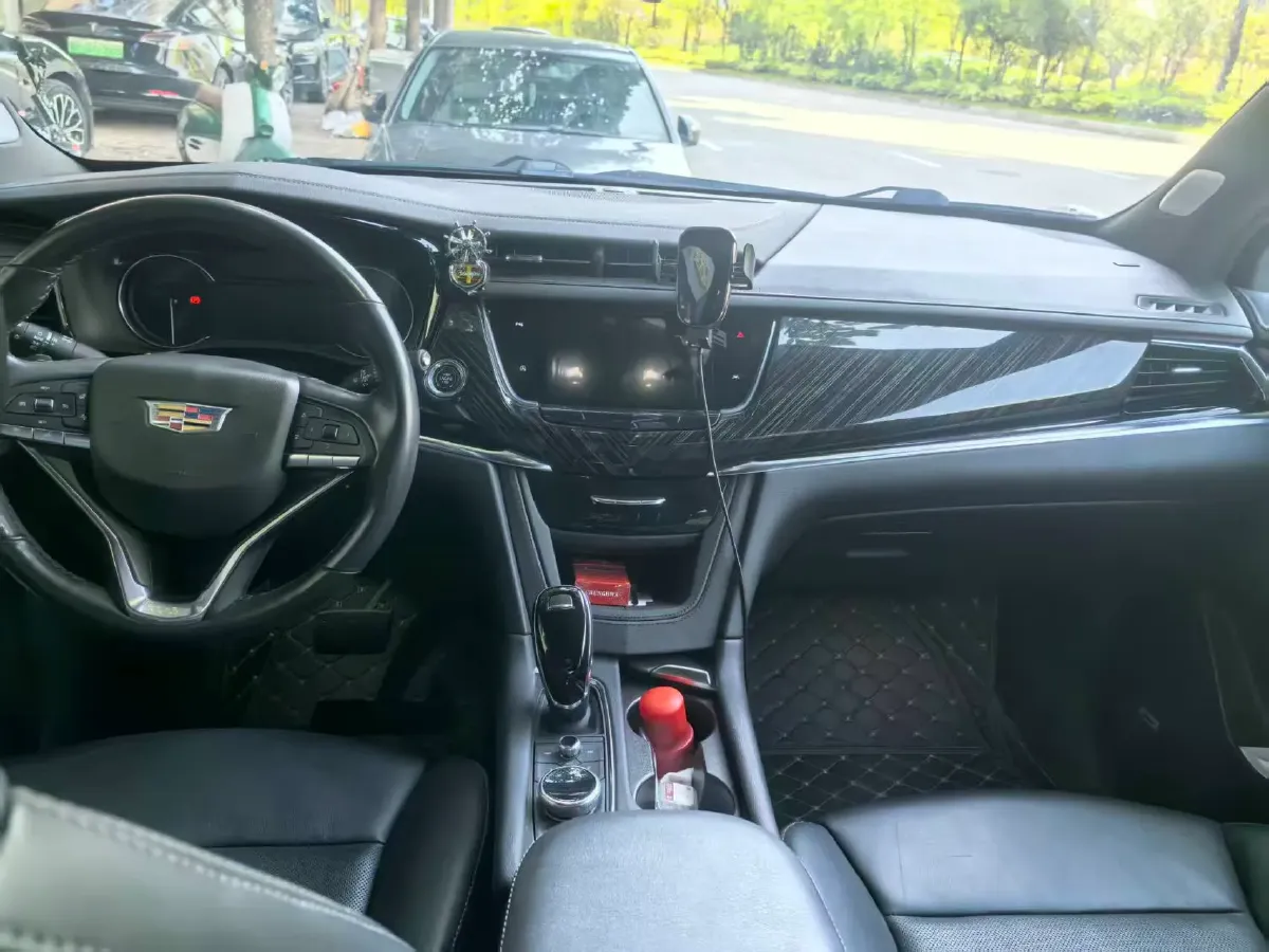 2022 Cadillac XT6 2.0T 237HP L4 9AT,autocango,china used car exporter,china ev exporter,chinese used car exporter,chinese used ev exporter