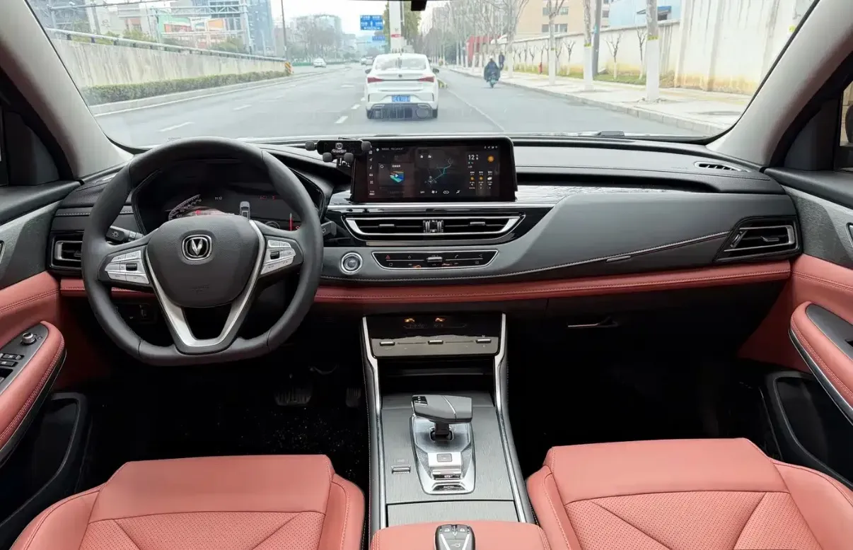 2024 ChangAn CS75 1.5T 188HP L4 7DCT,autocango,china used car exporter,china ev exporter,chinese used car exporter,chinese used ev exporter