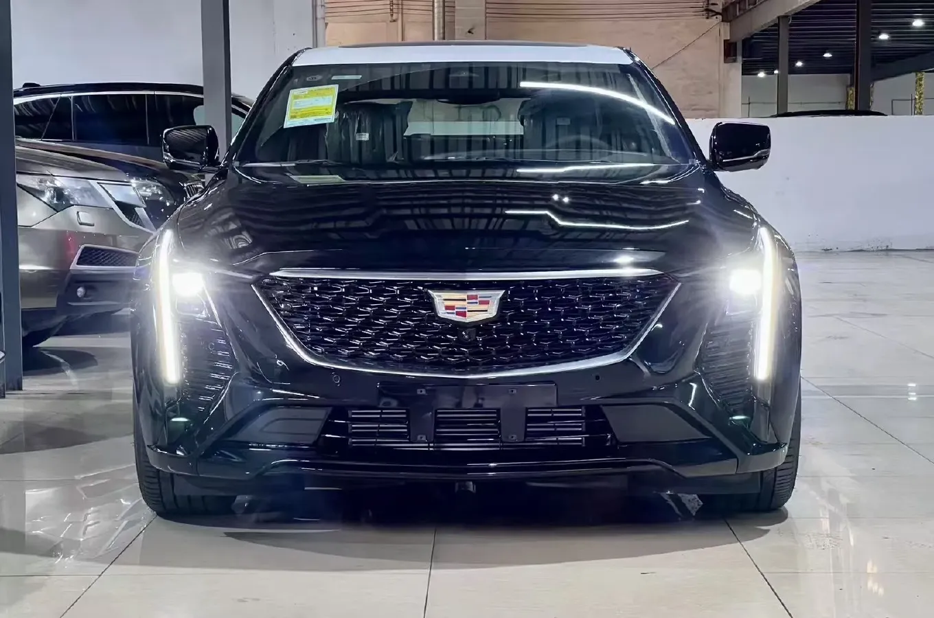 2025 Cadillac CT5 2.0T 237HP L4 10AT,autocango,china used car exporter,china ev exporter,chinese used car exporter,chinese used ev exporter