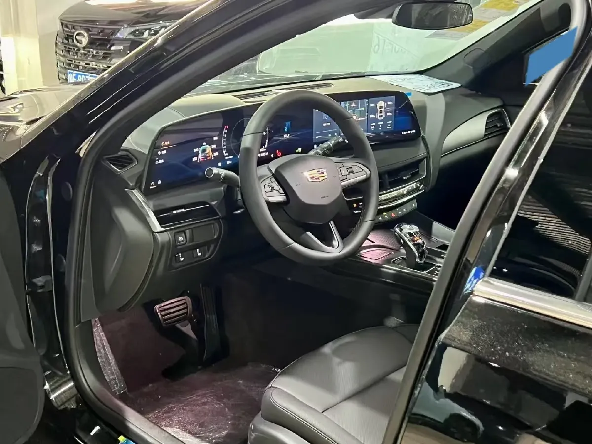 2025 Cadillac CT5 2.0T 237HP L4 10AT,autocango,china used car exporter,china ev exporter,chinese used car exporter,chinese used ev exporter