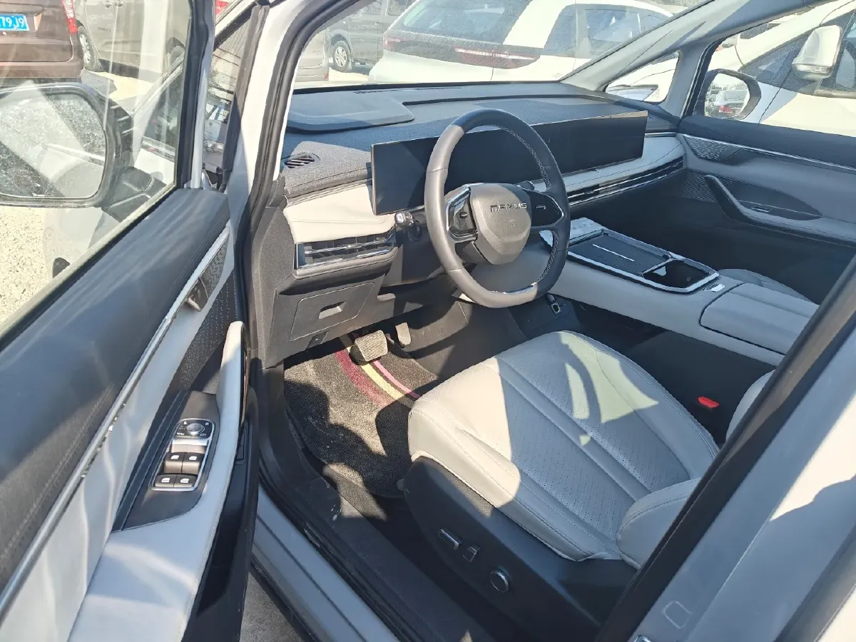 2023 MAXUS Interstellar 2.0T 218HP L4 8AT,autocango,china used car exporter,china ev exporter,chinese used car exporter,chinese used ev exporter