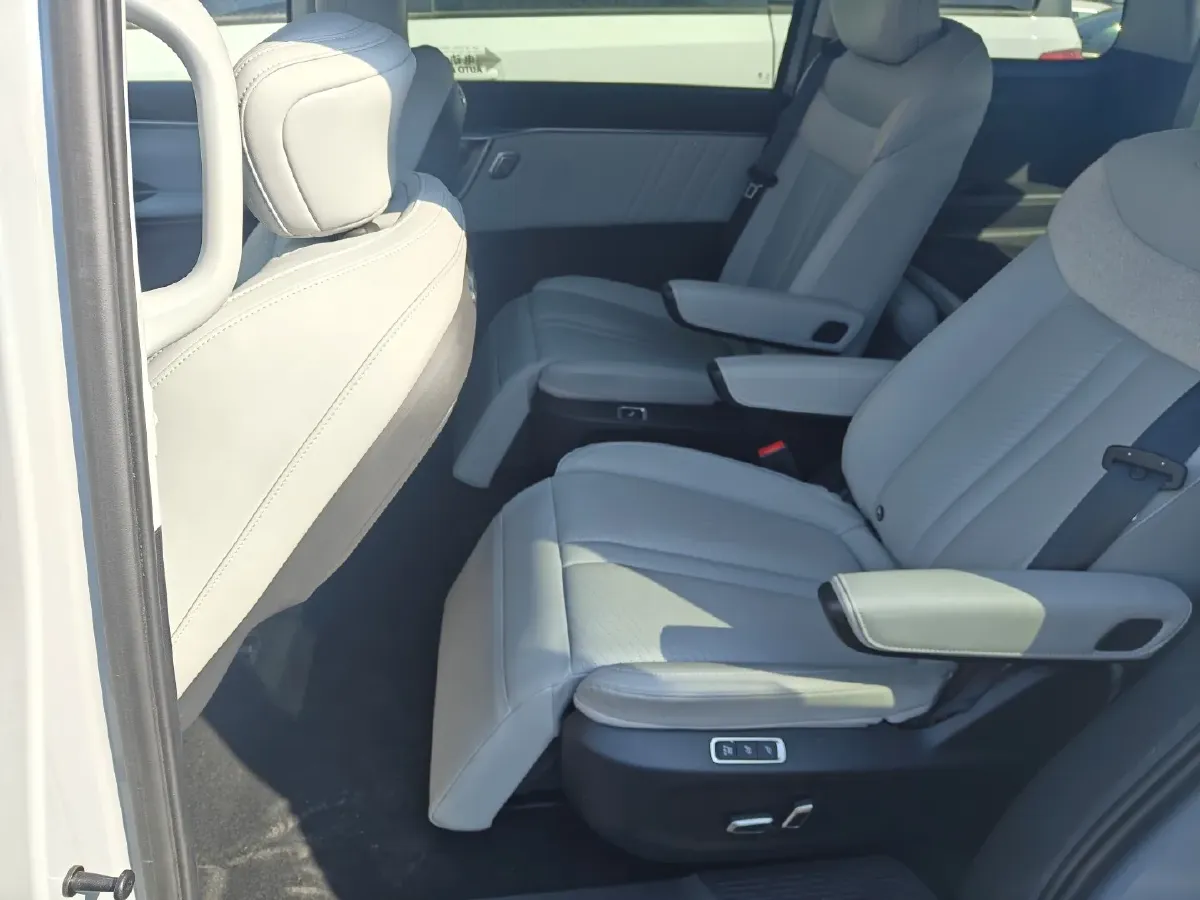 2023 MAXUS Interstellar 2.0T 218HP L4 8AT,autocango,china used car exporter,china ev exporter,chinese used car exporter,chinese used ev exporter