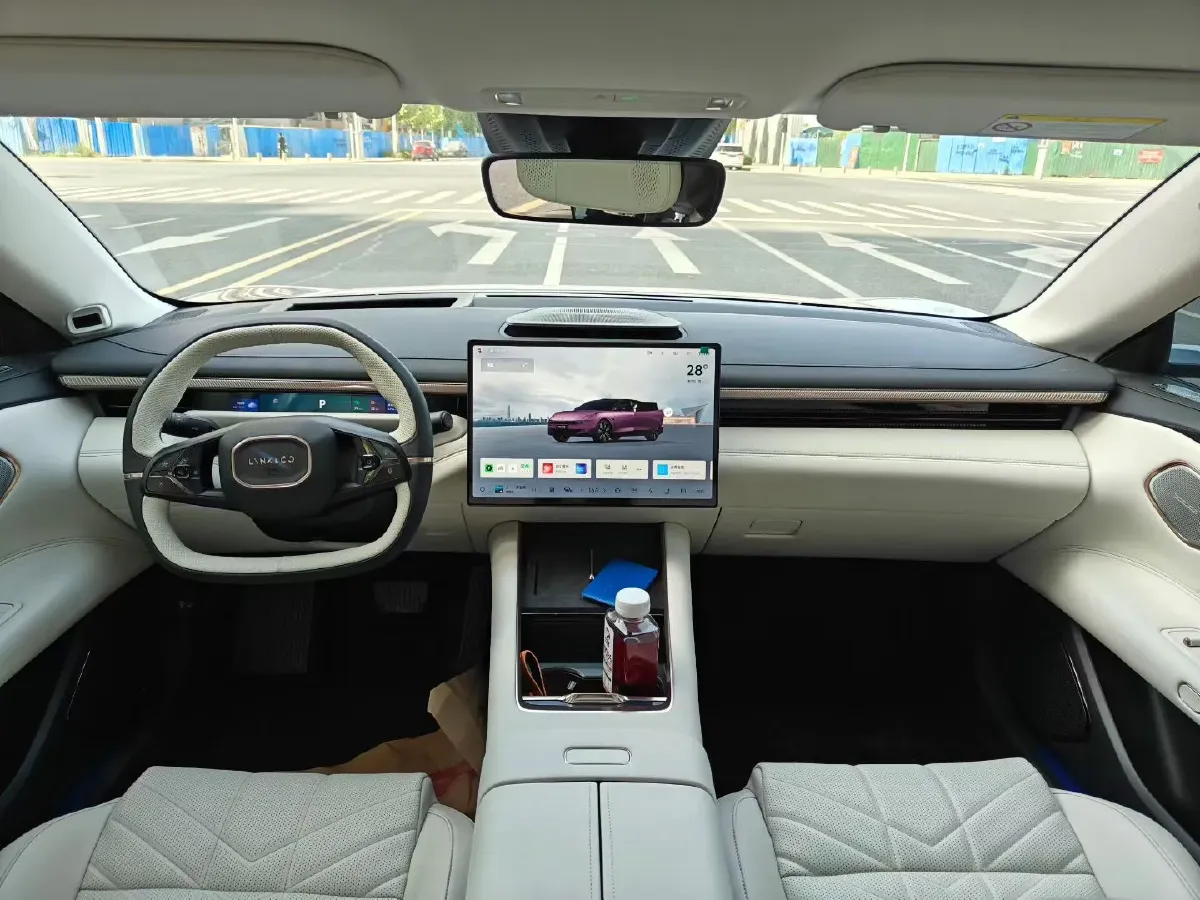 2025 LYNK&CO 10 EM-P 1.5T 163HP L4 3DHT PHEV,autocango,china used car exporter,china ev exporter,chinese used car exporter,chinese used ev exporter