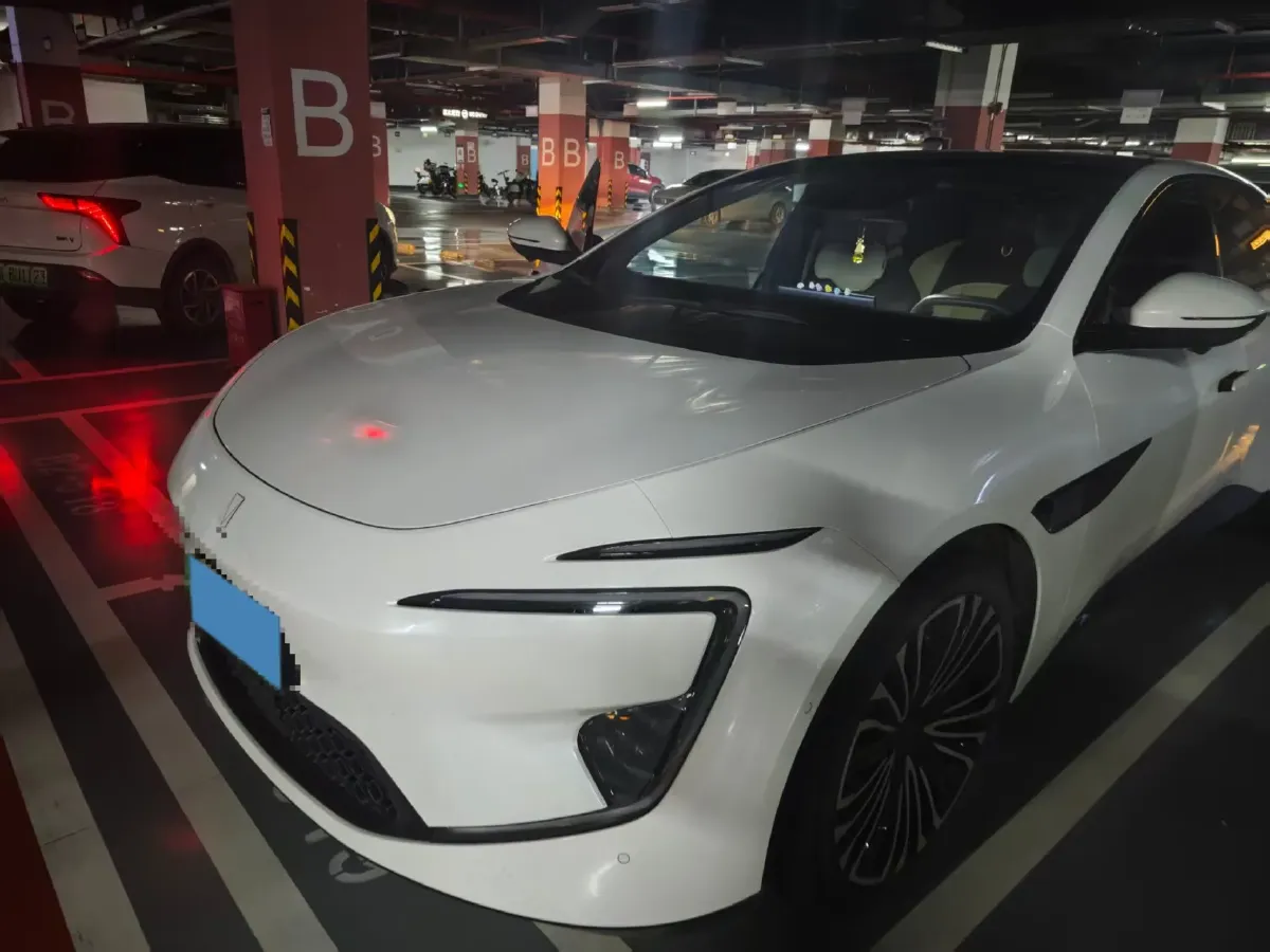 2025 Avatr 12 1.5T 156HP L4 REEV 39.05KWH,autocango,china used car exporter,china ev exporter,chinese used car exporter,chinese used ev exporter