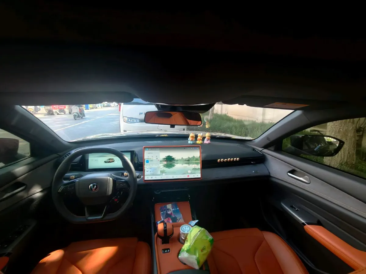 2025 ChangAn UNI-V 1.5T 192HP L4 7DCT,autocango,china used car exporter,china ev exporter,chinese used car exporter,chinese used ev exporter