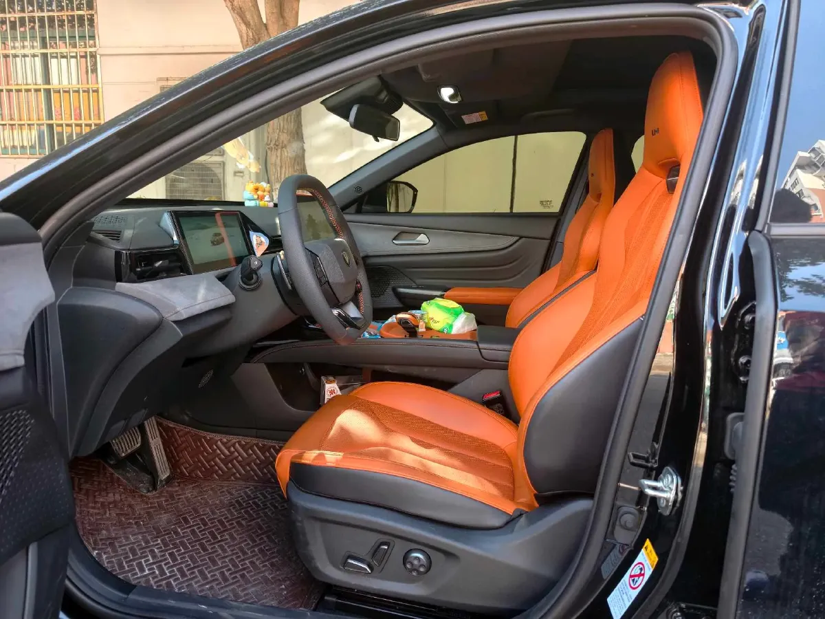 2025 ChangAn UNI-V 1.5T 192HP L4 7DCT,autocango,china used car exporter,china ev exporter,chinese used car exporter,chinese used ev exporter