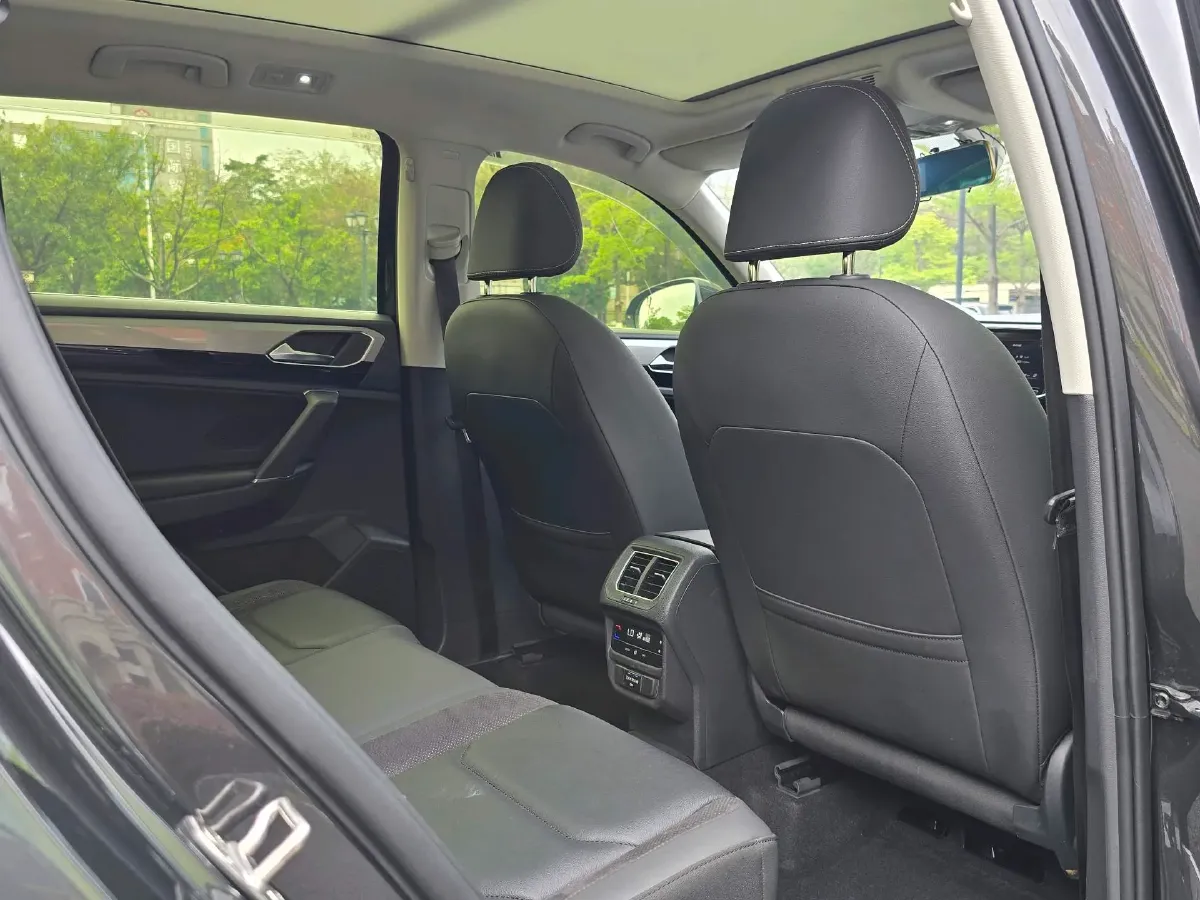 2021 Volkswagen Tayron 2.0T 186HP L4 7DCT,autocango,china used car exporter,china ev exporter,chinese used car exporter,chinese used ev exporter