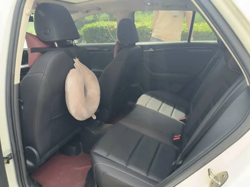 2022 Volkswagen T-Roc 1.4T 150HP L4 7DCT,autocango,china used car exporter,china ev exporter,chinese used car exporter,chinese used ev exporter