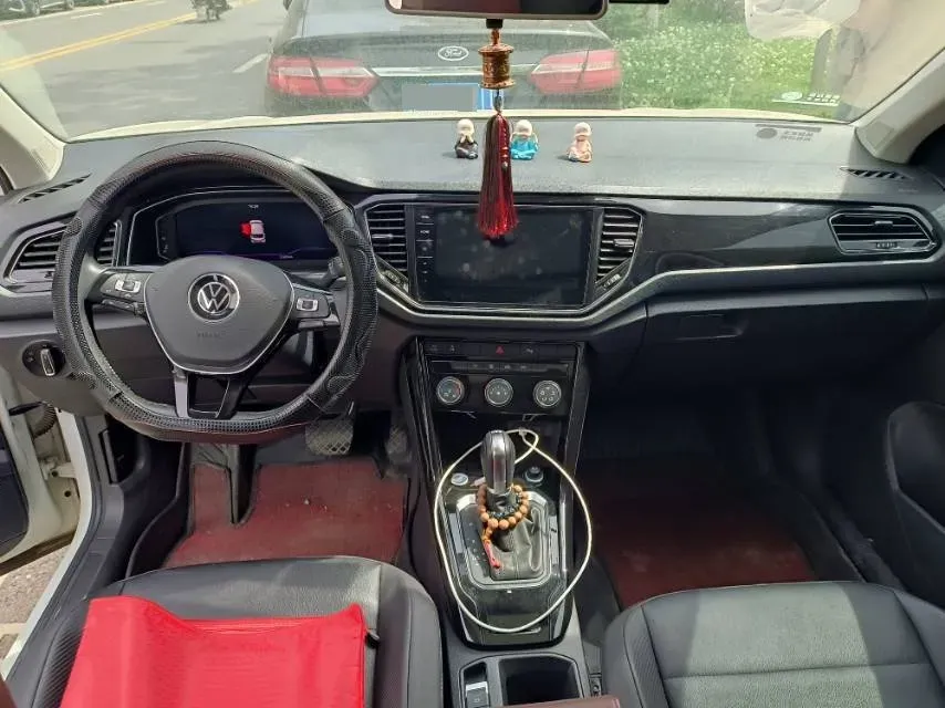 2022 Volkswagen T-Roc 1.4T 150HP L4 7DCT,autocango,china used car exporter,china ev exporter,chinese used car exporter,chinese used ev exporter