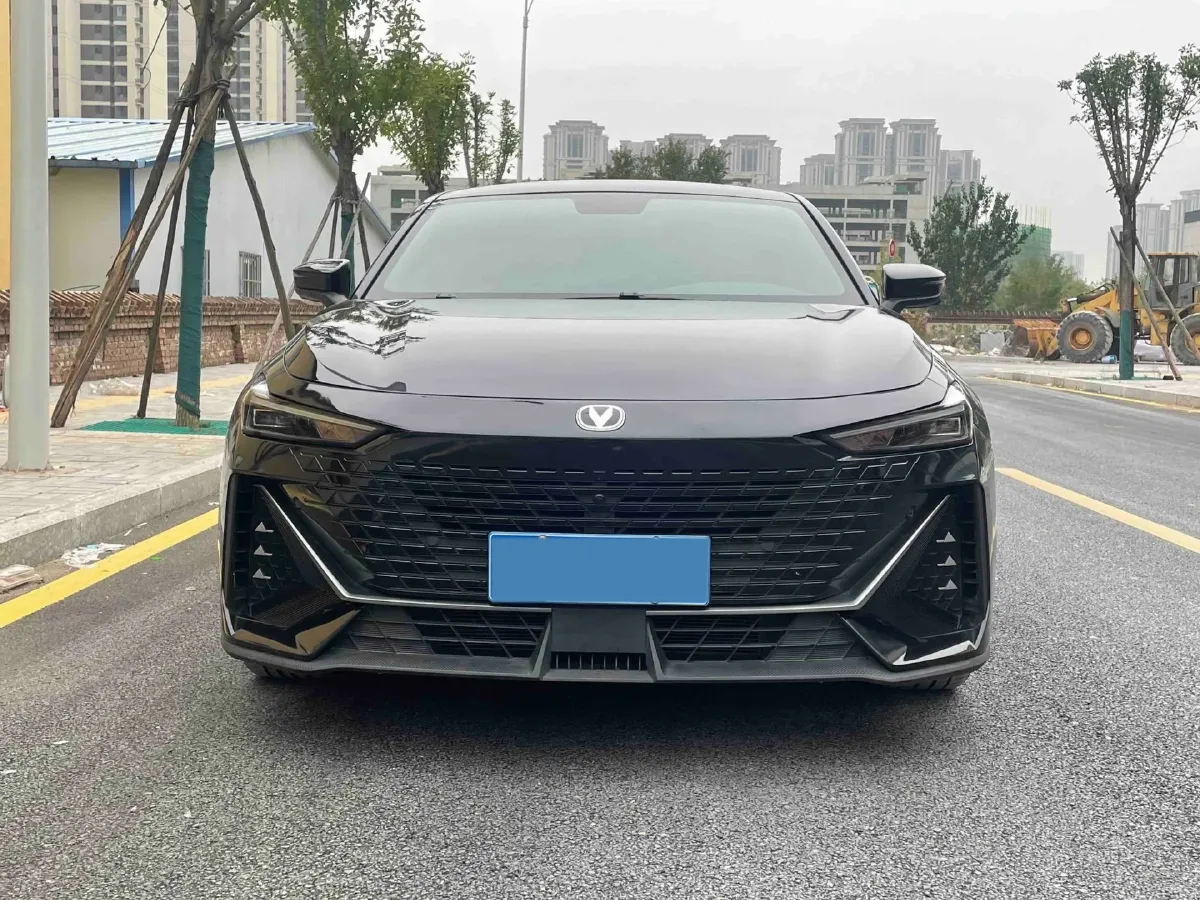 2022 ChangAn UNI-V 1.5T 188HP L4 7DCT,autocango,china used car exporter,china ev exporter,chinese used car exporter,chinese used ev exporter