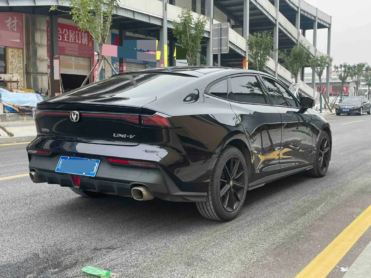 2022 ChangAn UNI-V 1.5T 188HP L4 7DCT,autocango,china used car exporter,china ev exporter,chinese used car exporter,chinese used ev exporter