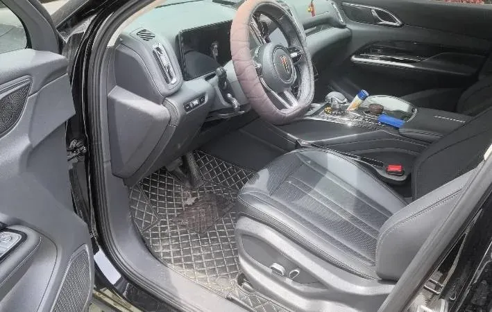 2023 HongQi HS3 1.5T 169HP L4 7DCT,autocango,china used car exporter,china ev exporter,chinese used car exporter,chinese used ev exporter