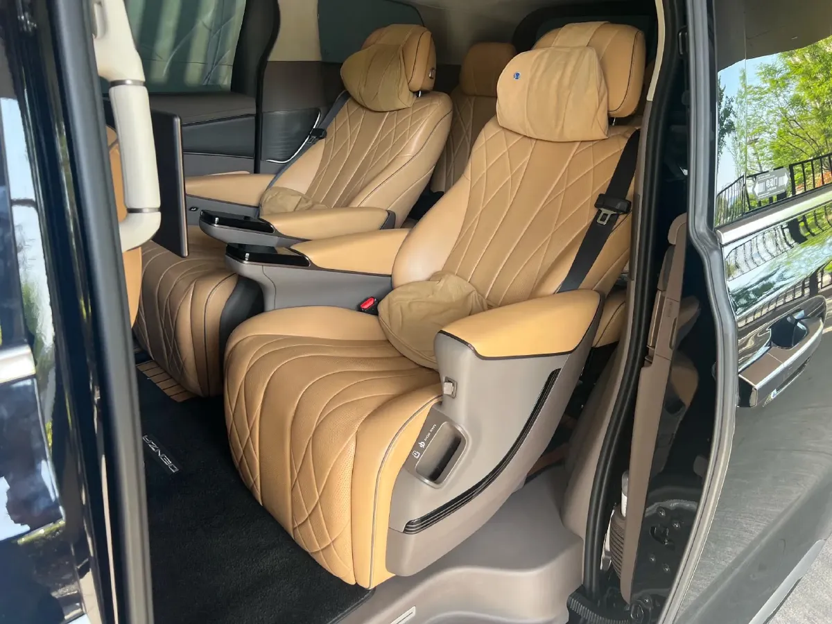 2022 Denza D9 1.5T 139HP L4 E-CVT PHEV 40.06KWH,autocango,china used car exporter,china ev exporter,chinese used car exporter,chinese used ev exporter