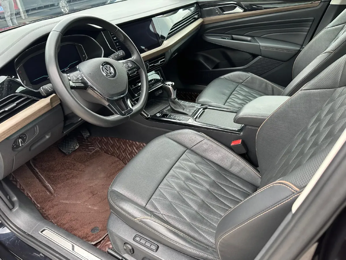 2020 Volkswagen Passat 2.0T 186HP L4 7DCT,autocango,china used car exporter,china ev exporter,chinese used car exporter,chinese used ev exporter