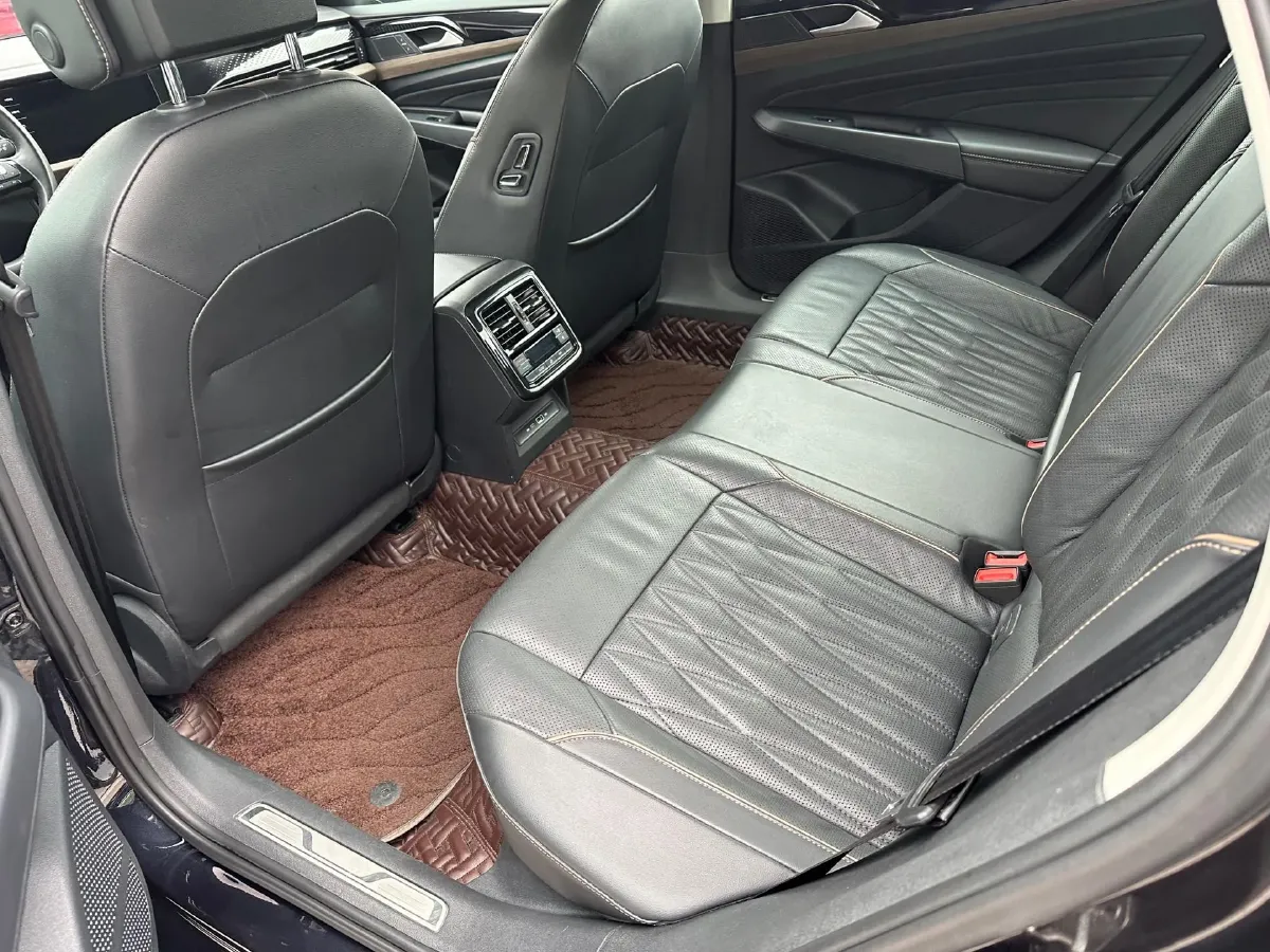 2020 Volkswagen Passat 2.0T 186HP L4 7DCT,autocango,china used car exporter,china ev exporter,chinese used car exporter,chinese used ev exporter