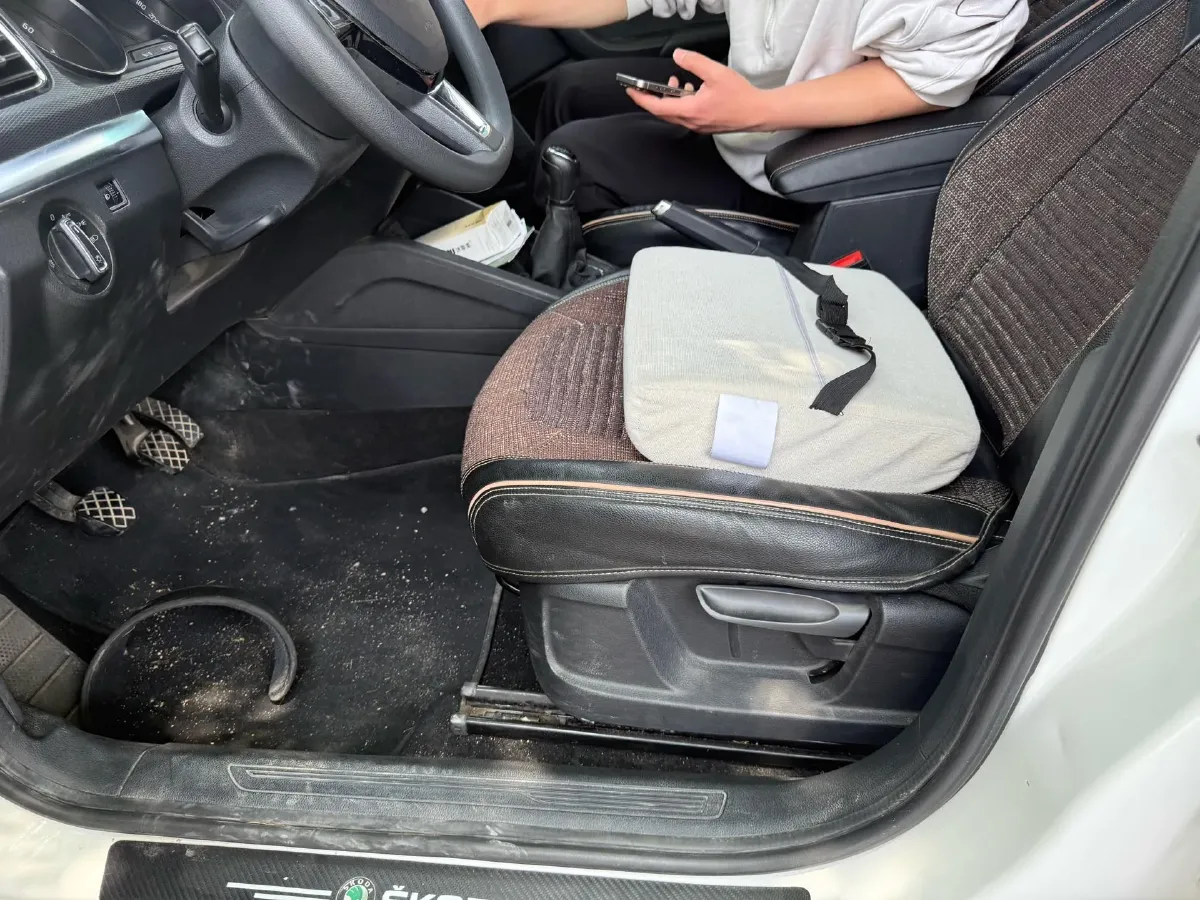 2020 Skoda Kamiq 1.5L 112HP L4 5MT,autocango,china used car exporter,china ev exporter,chinese used car exporter,chinese used ev exporter