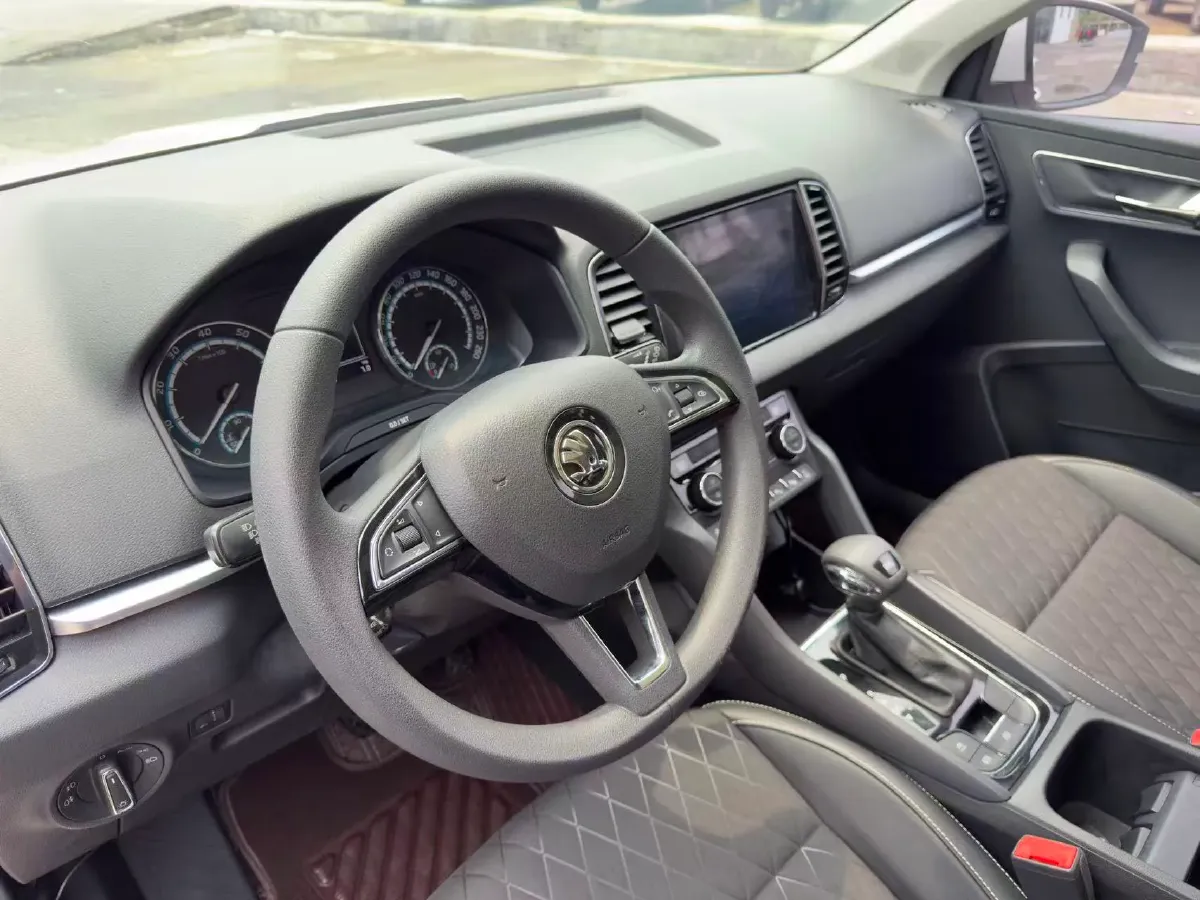 2020 Skoda Karoq 1.4T 150HP L4 7DCT,autocango,china used car exporter,china ev exporter,chinese used car exporter,chinese used ev exporter