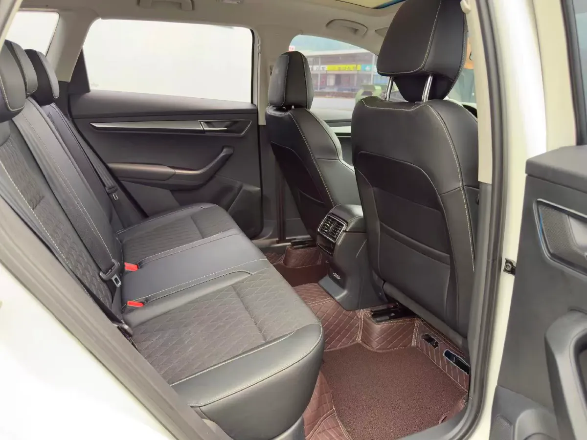 2020 Skoda Karoq 1.4T 150HP L4 7DCT,autocango,china used car exporter,china ev exporter,chinese used car exporter,chinese used ev exporter