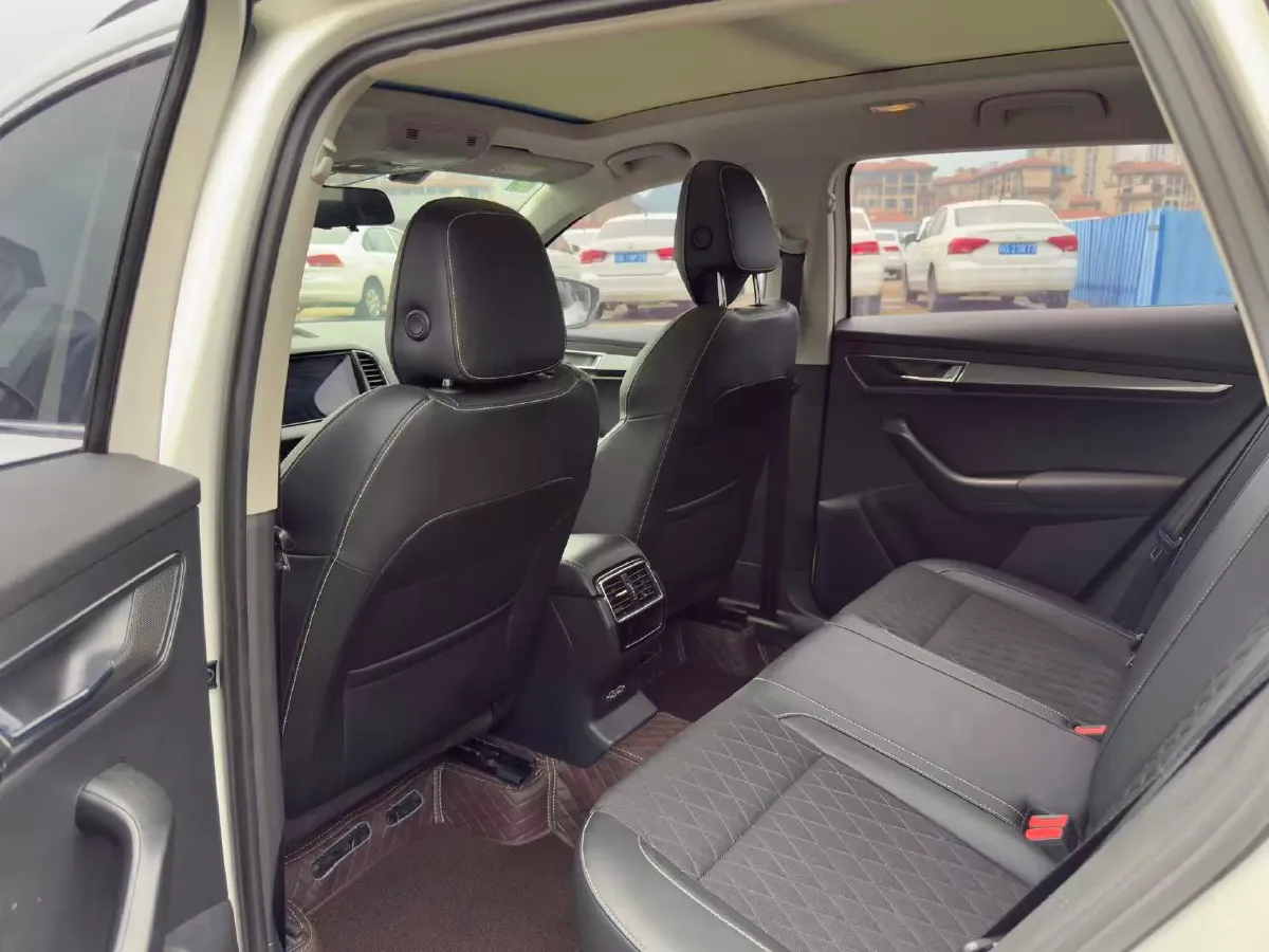 2020 Skoda Karoq 1.4T 150HP L4 7DCT,autocango,china used car exporter,china ev exporter,chinese used car exporter,chinese used ev exporter