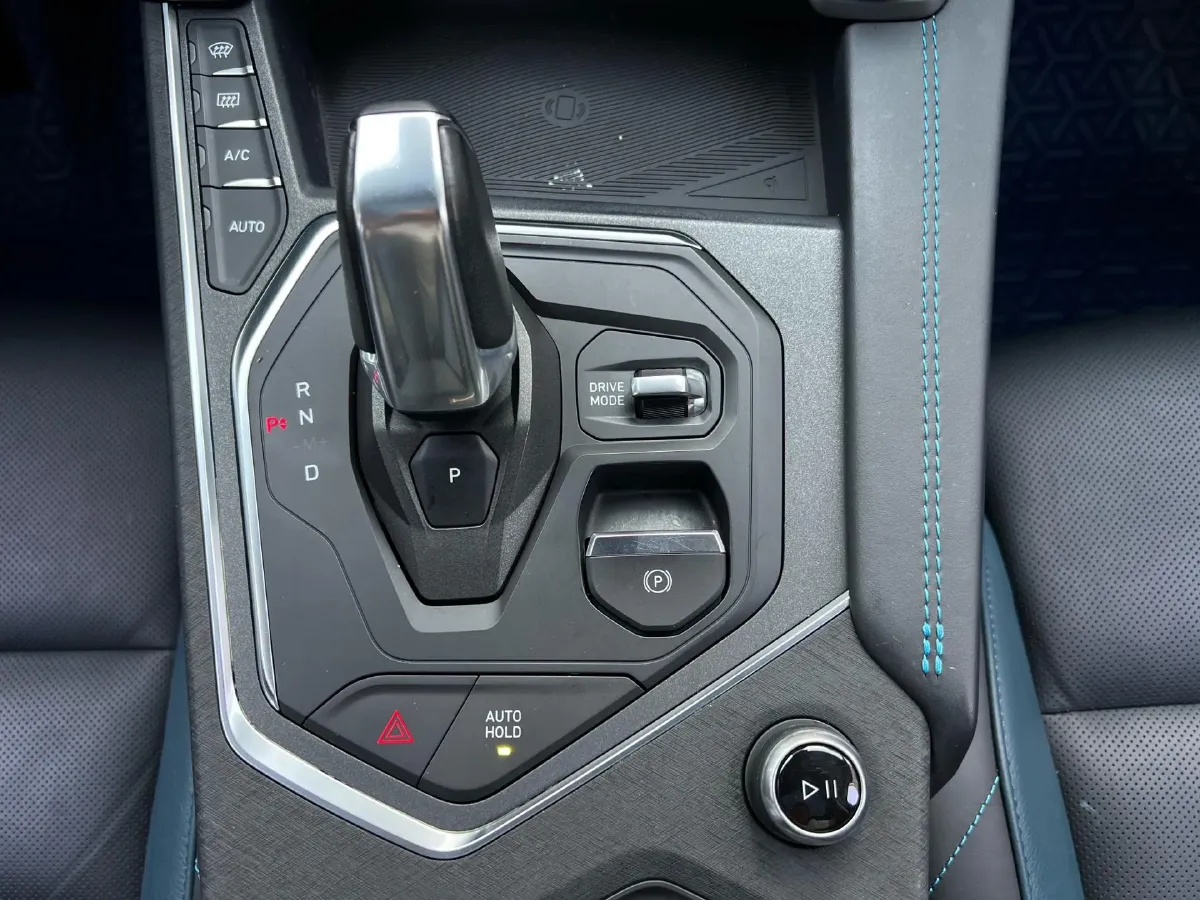 2020 LYNK&CO 05 2.0T 254HP L4 8AT,autocango,china used car exporter,china ev exporter,chinese used car exporter,chinese used ev exporter