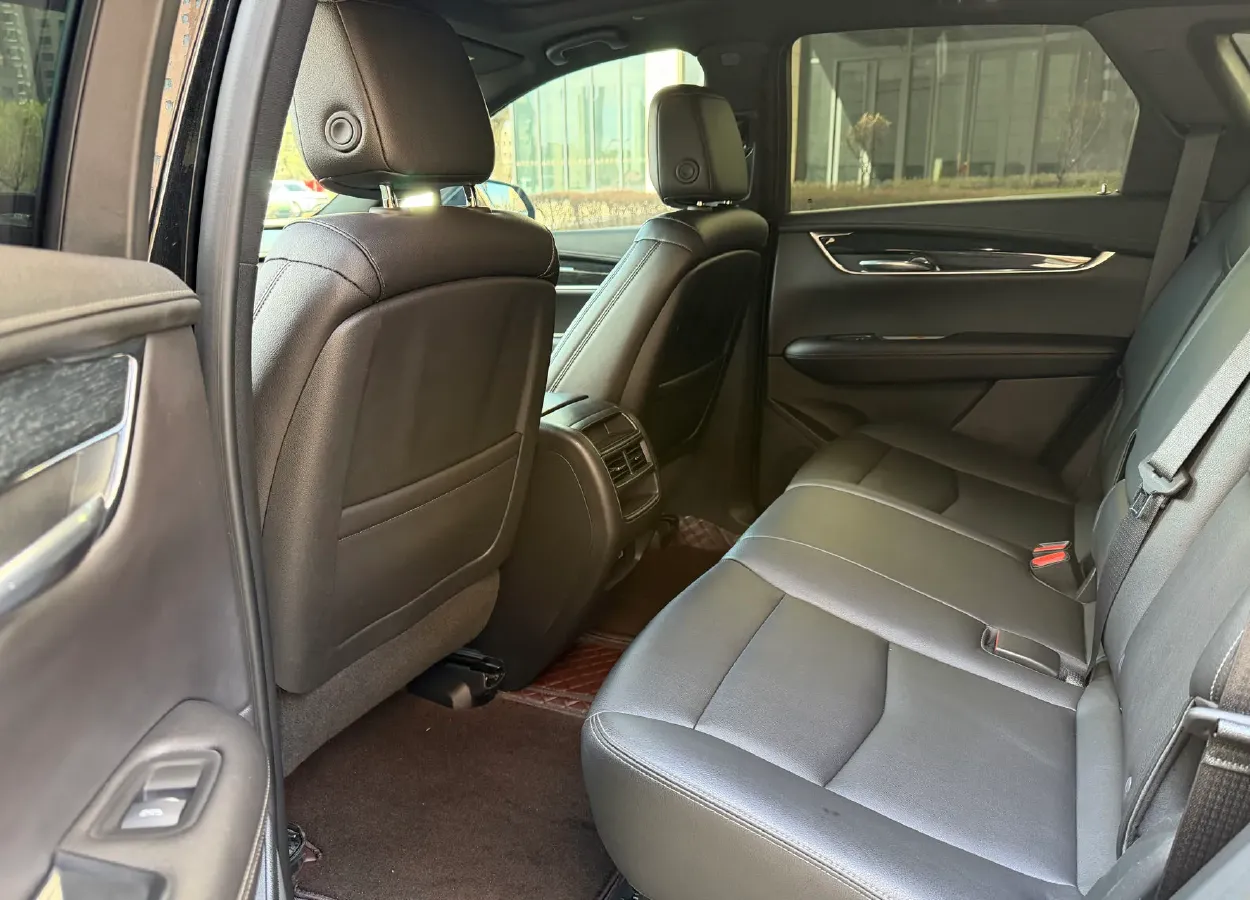 2021 Cadillac XT5 2.0T 237HP L4 9AT,autocango,china used car exporter,china ev exporter,chinese used car exporter,chinese used ev exporter