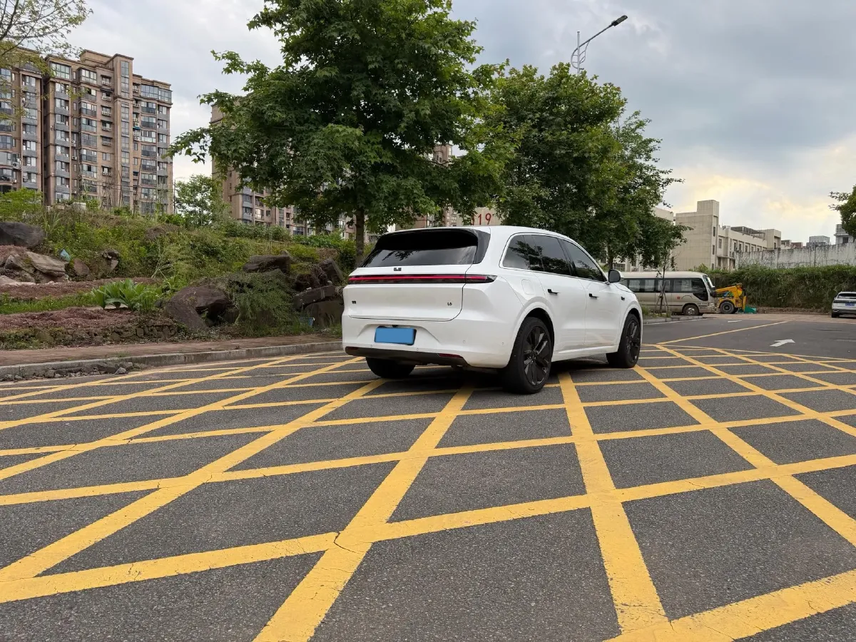 2024 Li L6 Range Extended 154HP L4 REEV 36.8KWH,autocango,china used car exporter,china ev exporter,chinese used car exporter,chinese used ev exporter