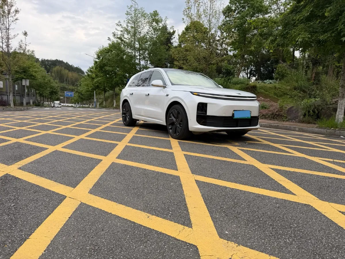2024 Li L6 Range Extended 154HP L4 REEV 36.8KWH,autocango,china used car exporter,china ev exporter,chinese used car exporter,chinese used ev exporter