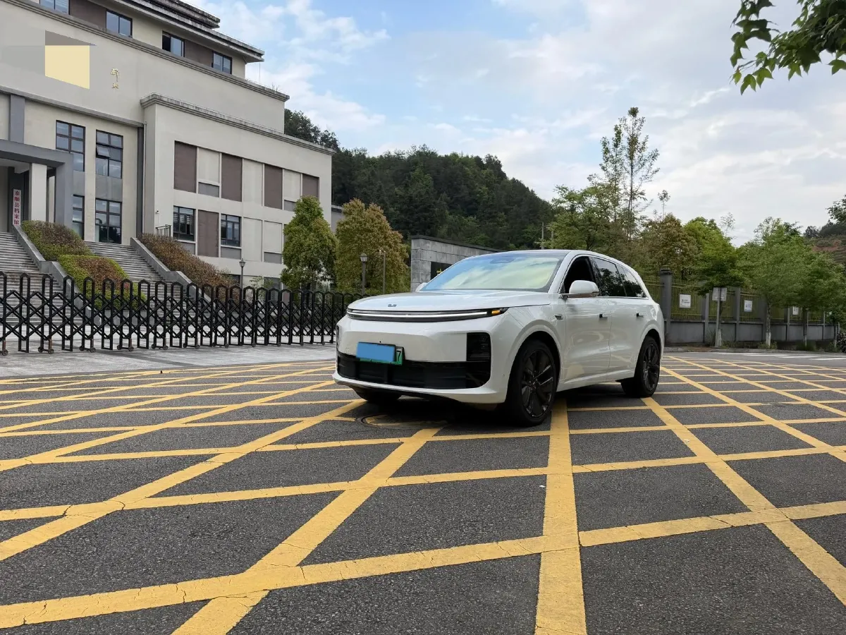 2024 Li L6 Range Extended 154HP L4 REEV 36.8KWH,autocango,china used car exporter,china ev exporter,chinese used car exporter,chinese used ev exporter