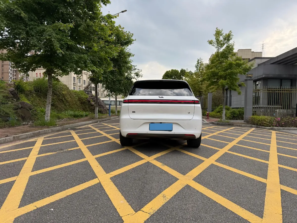 2024 Li L6 Range Extended 154HP L4 REEV 36.8KWH,autocango,china used car exporter,china ev exporter,chinese used car exporter,chinese used ev exporter