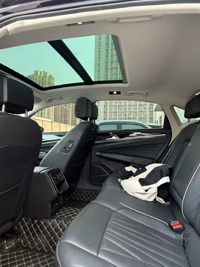 2022 Xpeng P7 BEV 60.2KWH,autocango,china used car exporter,china ev exporter,chinese used car exporter,chinese used ev exporter