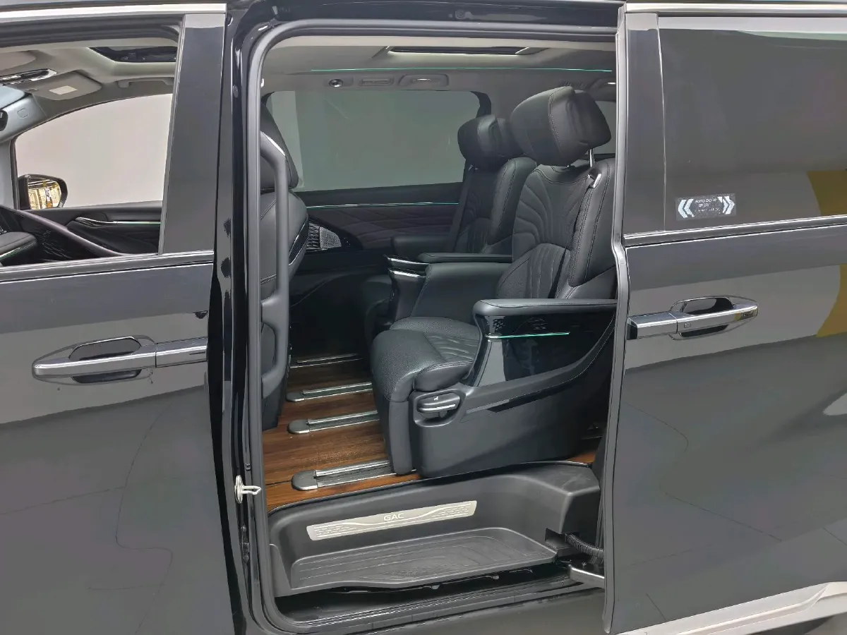 2024 GAC Trumpchi M8 2.0T 252HP L4 8AT,autocango,china used car exporter,china ev exporter,chinese used car exporter,chinese used ev exporter