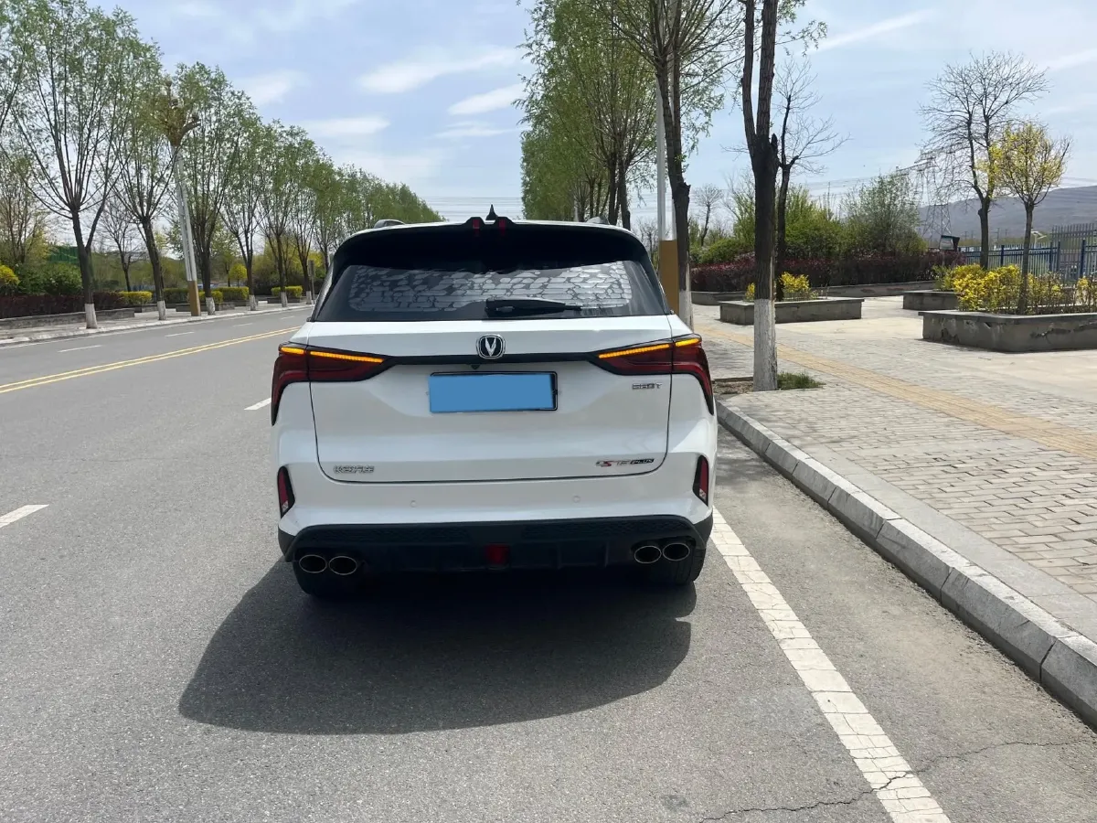 2022 ChangAn CS75 Plus 2.0T 233HP L4 8AT,autocango,china used car exporter,china ev exporter,chinese used car exporter,chinese used ev exporter