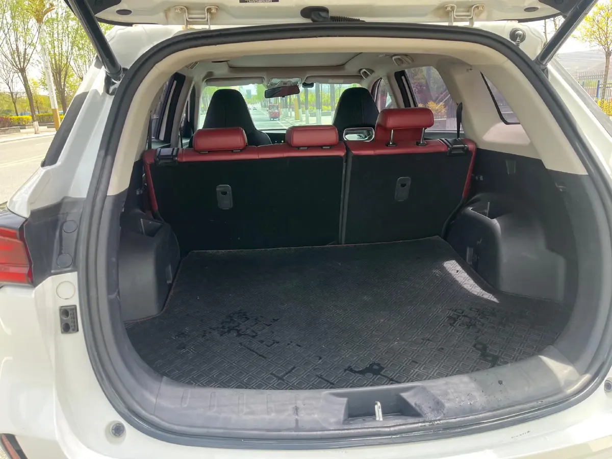 2022 ChangAn CS75 Plus 2.0T 233HP L4 8AT,autocango,china used car exporter,china ev exporter,chinese used car exporter,chinese used ev exporter