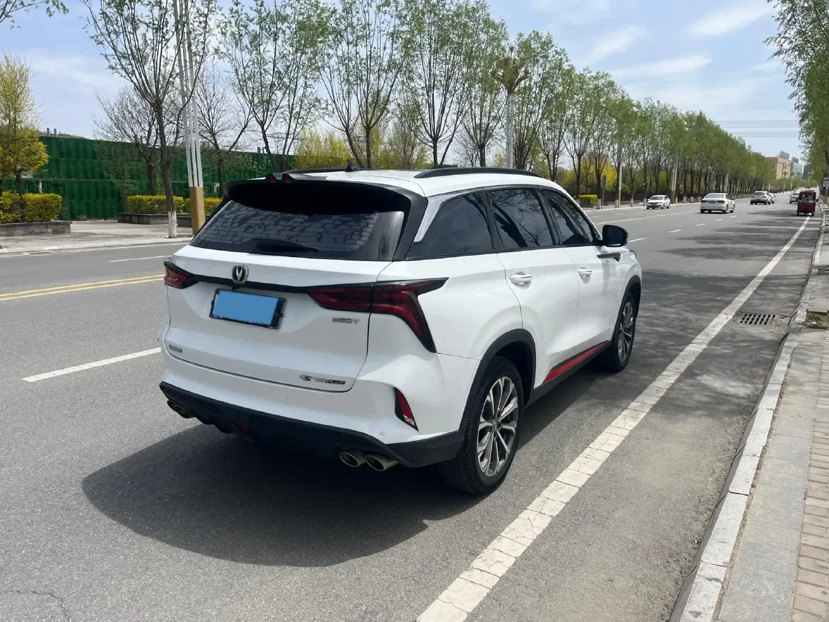2022 ChangAn CS75 Plus 2.0T 233HP L4 8AT,autocango,china used car exporter,china ev exporter,chinese used car exporter,chinese used ev exporter
